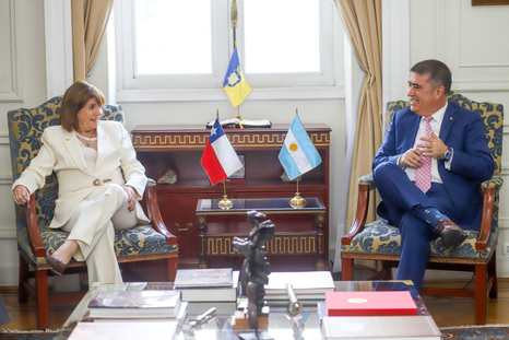 Patricia Bullrich junto al alcalde de Santiago de Chile. Patricia Bullrich junto al alcalde de Santiago de Chile.
