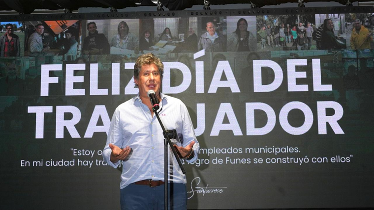 Roly Santacroce, intendente de Funes, pidió licencia para ir al Mundial.&nbsp;