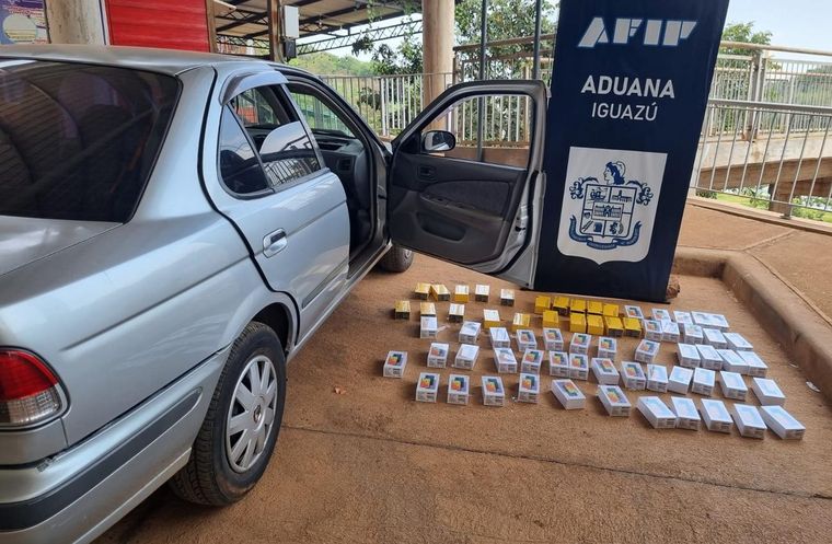 La Aduana evitó un valioso contrabando oculto en un vehículo de matrícula paraguaya que llegó en balsa a la Terminal Fluvial de Puerto Iguazú Foto: Aduana / Afip