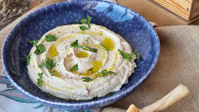 La receta se volvió popular porque la coliflor imita la textura del garbanzo sin cambiar demasiado el sabor. La receta se volvió popular porque la coliflor imita la textura del garbanzo sin cambiar demasiado el sabor.