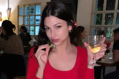 Ursula Corberó muere por un exótico plato coreano y lo comió en Chacarita con su novio. Foto: Instagram @chinodarin