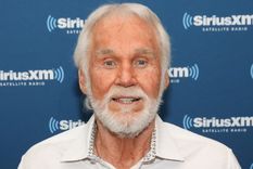 fallecio kenny rogers, una de las mas grandes estrellas de la musica country