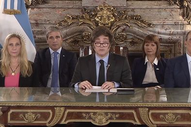 MDZol | Karina Milei, Luis Caputo, Javier Milei, Patricia Bullrich y Guillermo Francos, el equipo presidencial cada vez mas concentrado Foto: Captura de pantalla