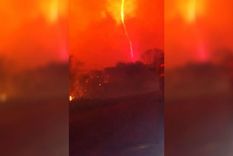 cordoba: nuevo foco de incendio y un increible tornado de fuego