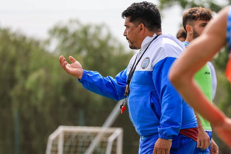 Con Omar Asad nuevamente al mando, Godoy Cruz busca una victoria clave que le devuelva la esperanza. Con Omar Asad nuevamente al mando, Godoy Cruz busca una victoria clave que le devuelva la esperanza.