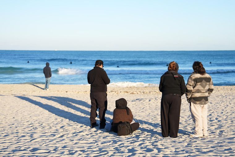 Los surfistas no desaprovecharon el mar pese al frío récord en Miami. Los surfistas no desaprovecharon el mar pese al frío récord en Miami.