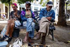Los cubanos vieron cómo disminuye su poder adquisitivo en los últimos años. Foto: EPA