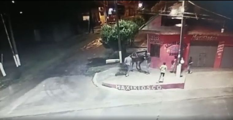 Las cámaras de seguridad captaron el momento de la ejecución