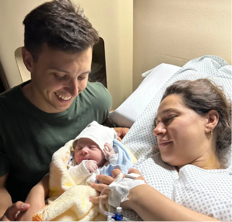 Octavio, el primer bebé de Pergamino, junto a sus padres. Octavio, el primer bebé de Pergamino, junto a sus padres.