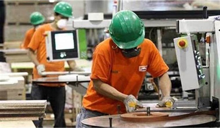 Sin buenos salarios, no hay consumo, sin éste cae la producción, y eso impacta en el empleo, es el ciclo ineludible del derrumbe, señala el autor.