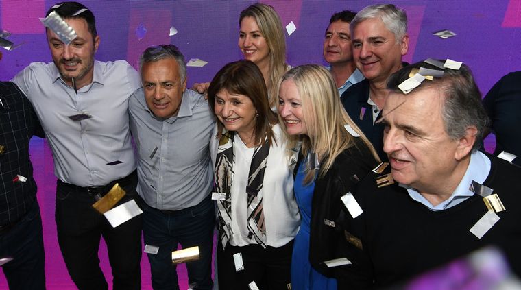 Lo que no se vio del búnker de Cambia Mendoza. ¡Hacé scroll hasta el final! Foto: ALF PONCE MERCADO / MDZ