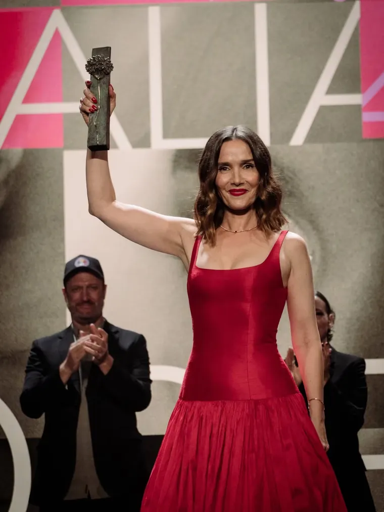 La actriz recibió la Biznaga de Honor y emocionó al recordar su infancia en la ciudad española. La actriz recibió la Biznaga de Honor y emocionó al recordar su infancia en la ciudad española.