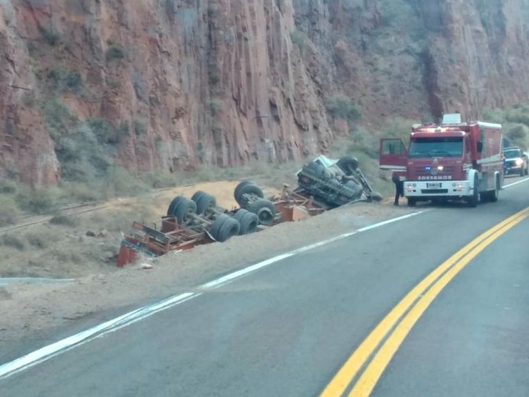 El rodado se despeñó al tomar un curva