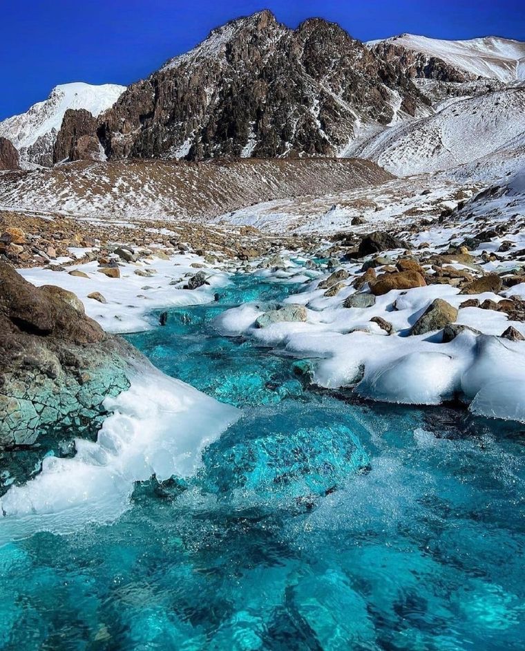 El Arroyo Turquesa sorprende con su color a locales y turistas Foto: IG @mau.offroad