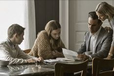 Una familia comienza a recibir misteriosas cartas de alguien que los vigila Foto: Netflix