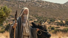 Una épica serie con grandes batallas y conflictos humanos. Una épica serie con grandes batallas y conflictos humanos.