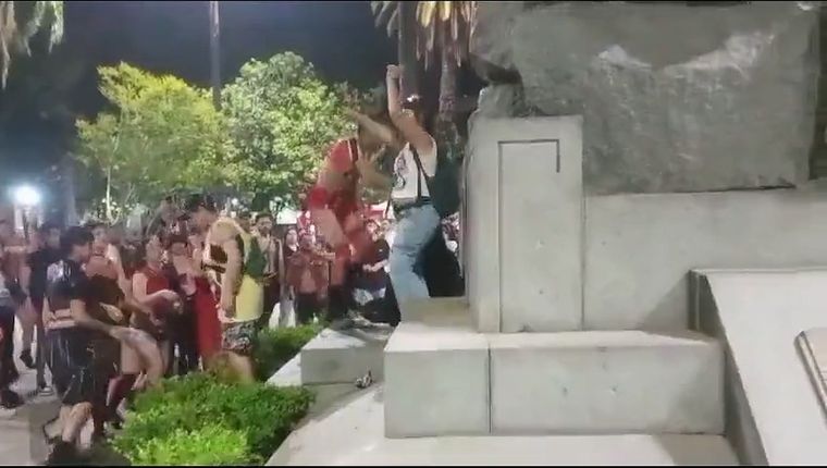 La brutal agresión se registró en el partido bonaerense de San Martín