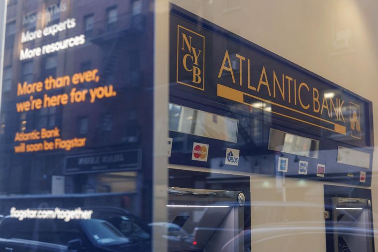 El banco New York Community Bank saltó a las primeras planas de los diarios y portales la última semana a raíz de sus problemas en el mercado de hipotecas. Foto: EFE