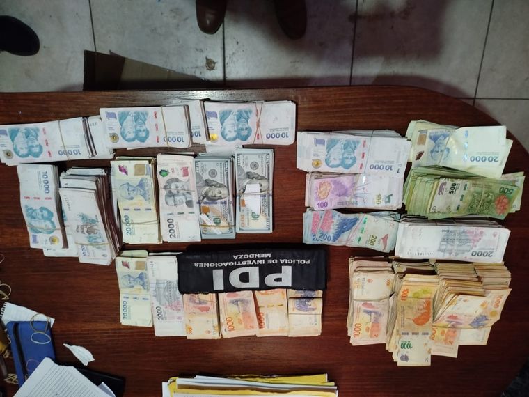 Efectivos secuestraron un millonario botín en Maipú