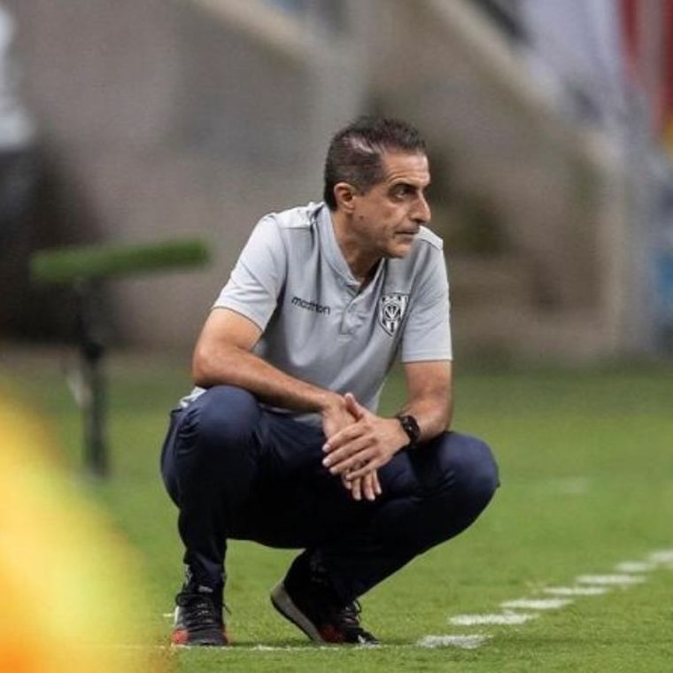 Independiente del Valle, su estreno como entrenador principal en el fútbol grande Independiente del Valle, su estreno como entrenador principal en el fútbol grande