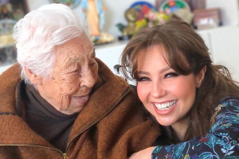 Eva Mange y su nieta Thalía Foto: Hola