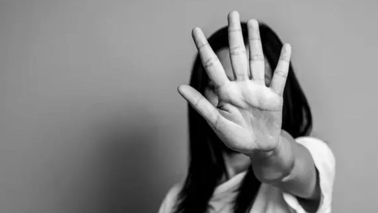 Una periodista es acosada. / Archivo MDZ