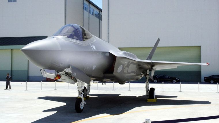 Un caza F-35A de la Fuerza Aérea de Autodefensa de Japón en la fábrica de Mitsubishi en Toyoyama (Japón).
