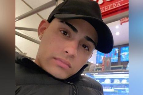 Miqueas Arizpe fue asesinado en un ataque a puñaladas que duró apenas unos segundos en las calles del partido de Lomas de Zamora. Sus allegados lamentaron la noticia y pidieron Justicia. Miqueas Arizpe fue asesinado en un ataque a puñaladas que duró apenas unos segundos en las calles del partido de Lomas de Zamora. Sus allegados lamentaron la noticia y pidieron Justicia.