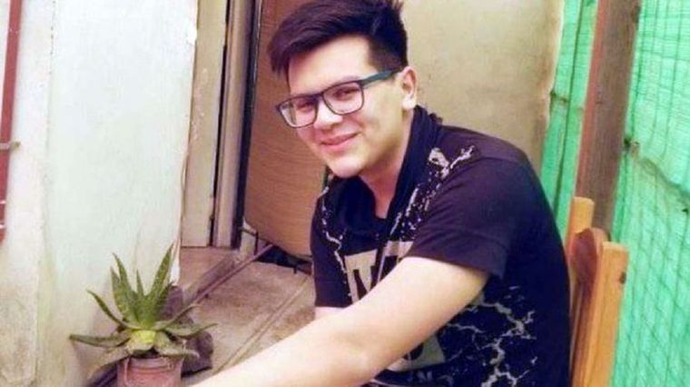 Joel tenía 17 años y fue asesinado en la panadería en la que trabajaba