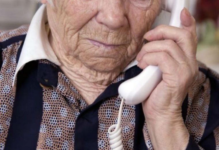 La mujer hizo lo que le marcaron los estafadores y perdió plata de su cuenta