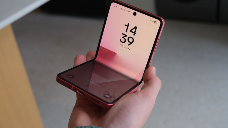 Samsung Galaxy Z Flip7. Samsung Galaxy Z Flip7.