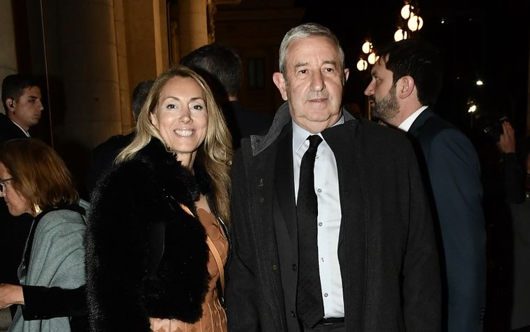 Julio Cobos y Natalia Obón, algunos de los selectos mendocinos que estuvieron en el Colón. Foto: Ramiro Souto.