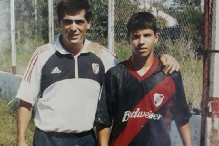 El Kun con la camiseta de River. Foto: Redes Sociales