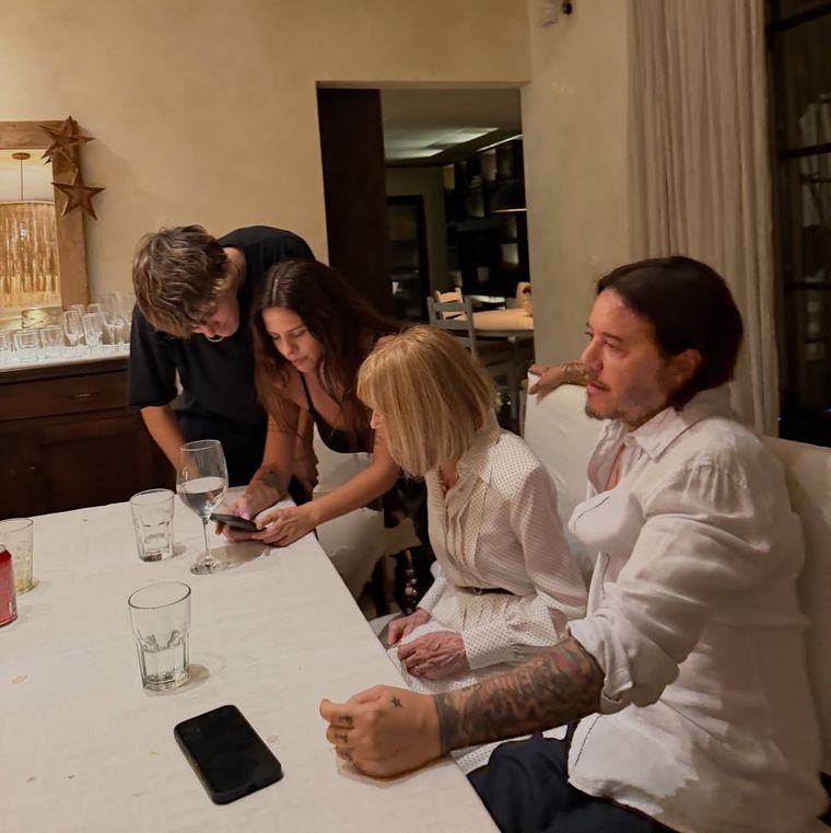 El clan Ortega pasó una excelente noche de Navidad. El clan Ortega pasó una excelente noche de Navidad.