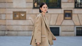 La moda, el estilo y el buen gusto se apoderarán de las calles este 2024, con las tendencias de zapatillas Foto: Gold Standard