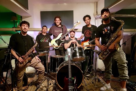 Mendoza se prepara para disfrutar de una noche de rock inolvidable. Créditos: Instagram / barbazul.mza Mendoza se prepara para disfrutar de una noche de rock inolvidable. Créditos: Instagram / barbazul.mza