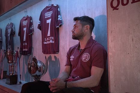 Laucha Acosta recibió una sanción ejemplar por sus críticas a Mastrángelo. Laucha Acosta recibió una sanción ejemplar por sus críticas a Mastrángelo.