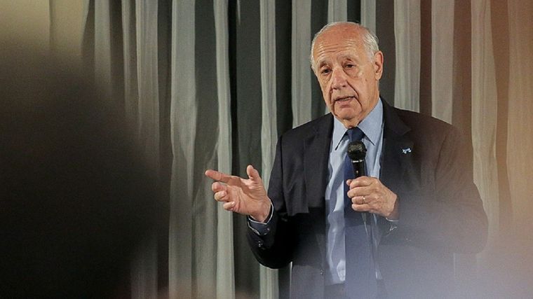 Lavagna El exministro de Economía confirmó que votará a Sergio Massa. Crédito: Télam Foto: Télam