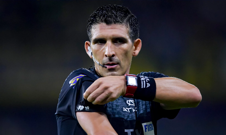 Andrés Merlos, el árbitro nacido en San Rafael. 