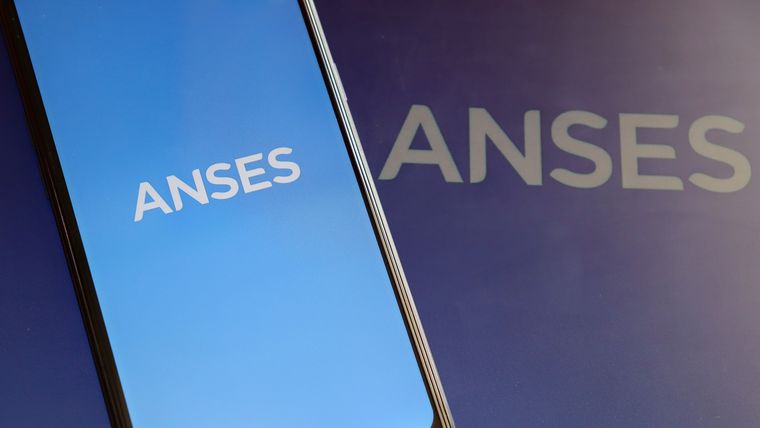 Anses recuerda que nunca pide claves ni pagos por WhatsApp o redes sociales. Anses recuerda que nunca pide claves ni pagos por WhatsApp o redes sociales.