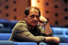 La única forma en la que el ser humano se constituye es fingiendo ser otro