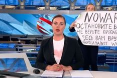 el kremlin detuvo a la periodista que se manifesto contra la guerra