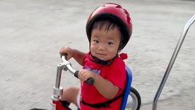 El niño de 3 años con una enfermedad rara que se recupera tras recibir una pionera terapia genética