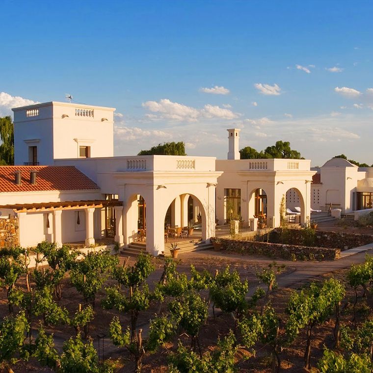 Alojarse en uno de los hoteles de Mendoza que recibieron Llaves Michelin puede llegar a valer casi $2.000.000. 