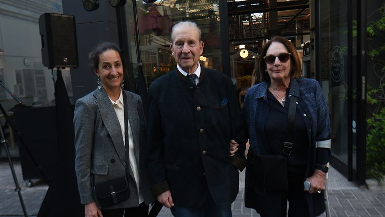 Sofía Pescarmona, Enrique Pescarmona y Lucy Pujals de Pescarmona. Sofía Pescarmona, Enrique Pescarmona y Lucy Pujals de Pescarmona.