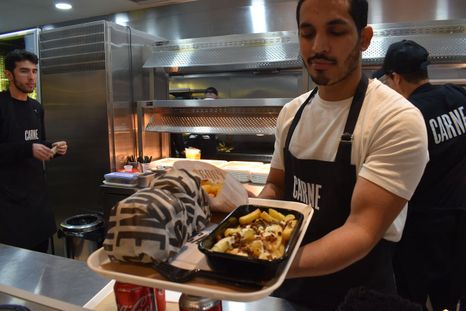 Los empleados de locales de comidas rápidas firmaron un acuerdo salarial Los empleados de locales de comidas rápidas firmaron un acuerdo salarial