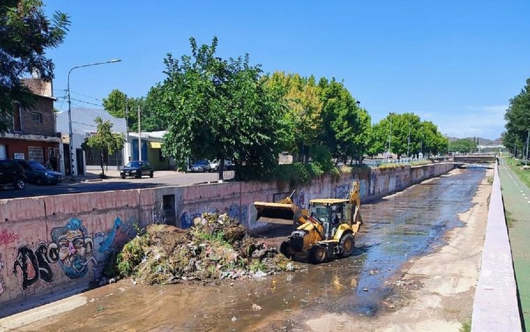 Los colectores Frías y Maure forman parte de la defensa aluvional y su mantenimiento es permanente durante la temporada de tormentas.