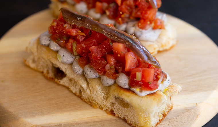 Aunque es una receta sencilla, la calidad de las anchoas marca una gran diferencia en el resultado final. Aunque es una receta sencilla, la calidad de las anchoas marca una gran diferencia en el resultado final.