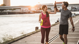 Caminar a diario puede ser una solución efectiva para aliviar el dolor lumbar, descrubrí en esta nota los motivos Foto: Archivo Caminar a diario puede ser una solución efectiva para aliviar el dolor lumbar, descrubrí en esta nota los motivos Foto: Archivo