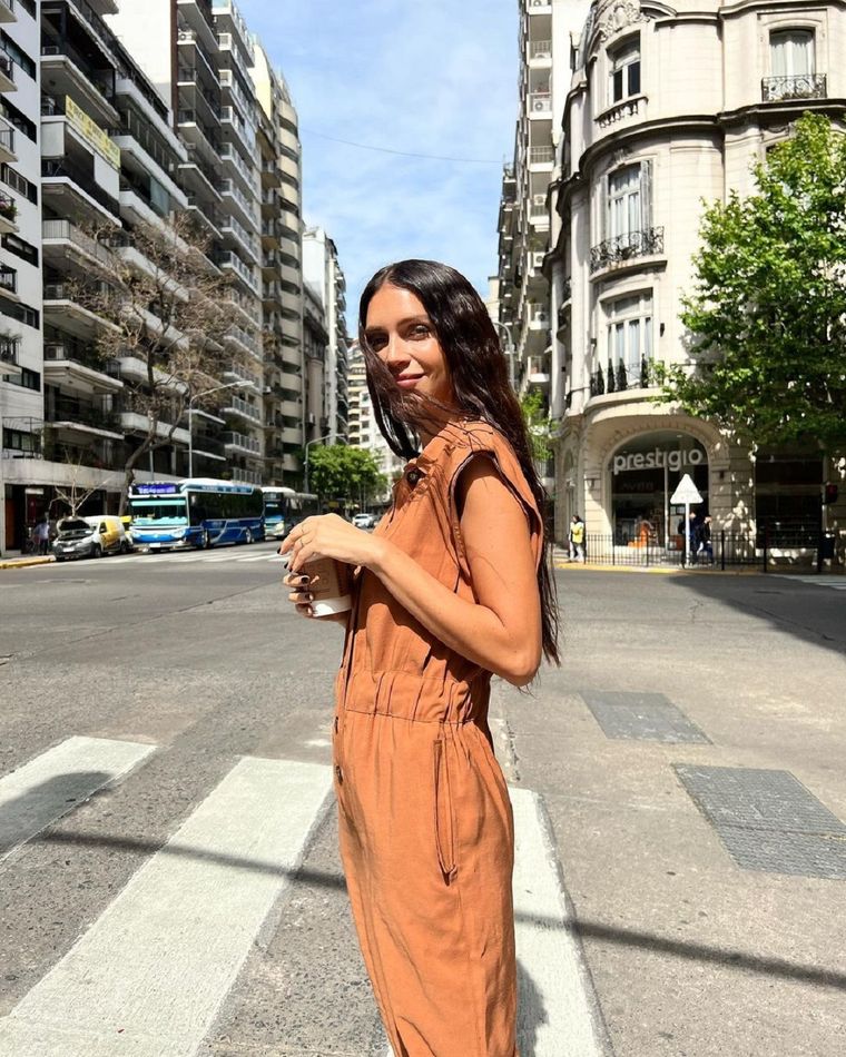 Zaira Nara nos enseña cómo usar las monoprendas para lograr outfits cancheros. Foto: Instagram.